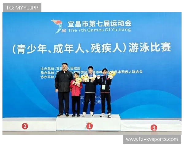 游泳比赛后勤团队服务标准化推进，游泳队人员
